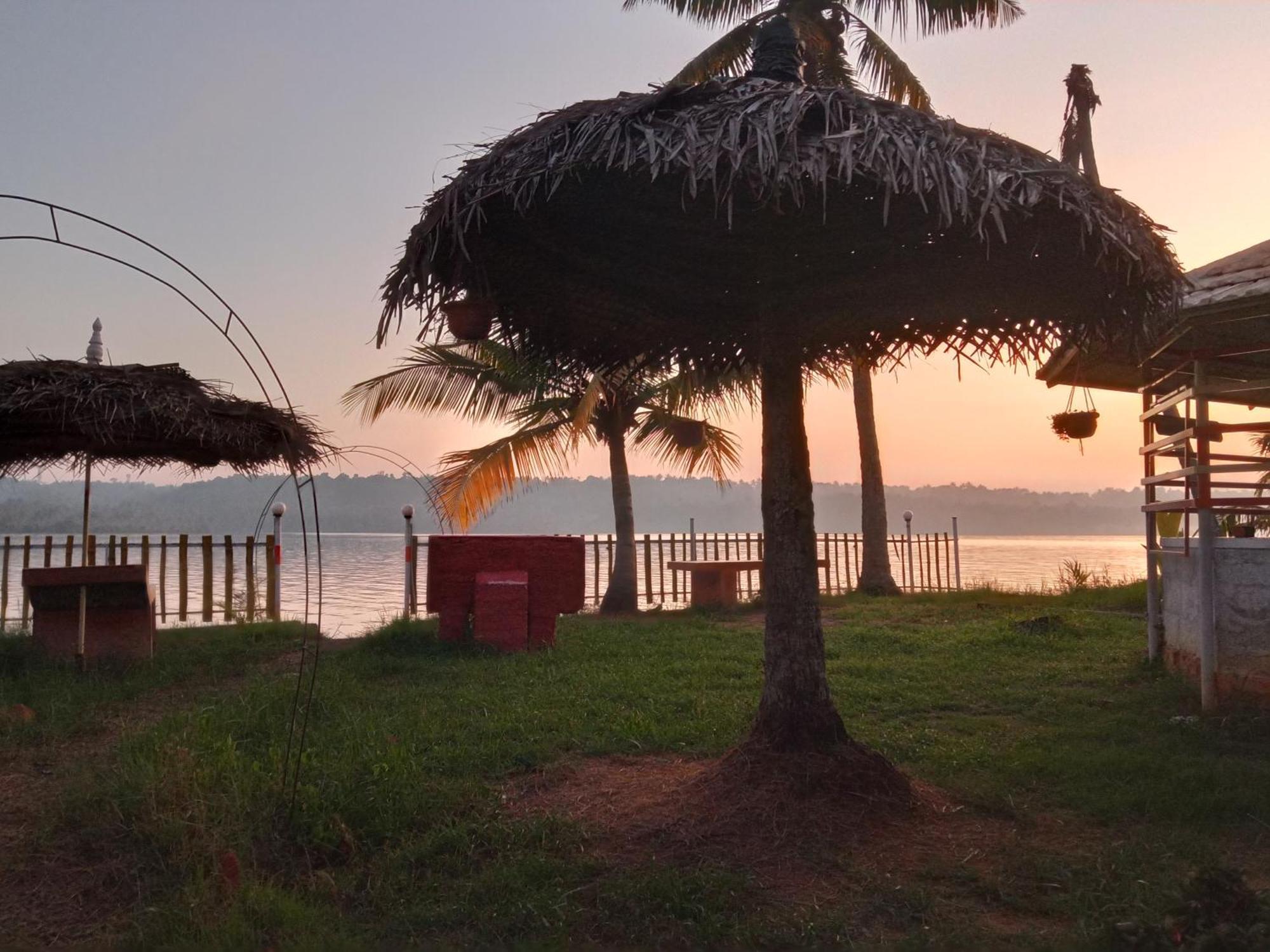 Lake Homes Varkala Exterior photo