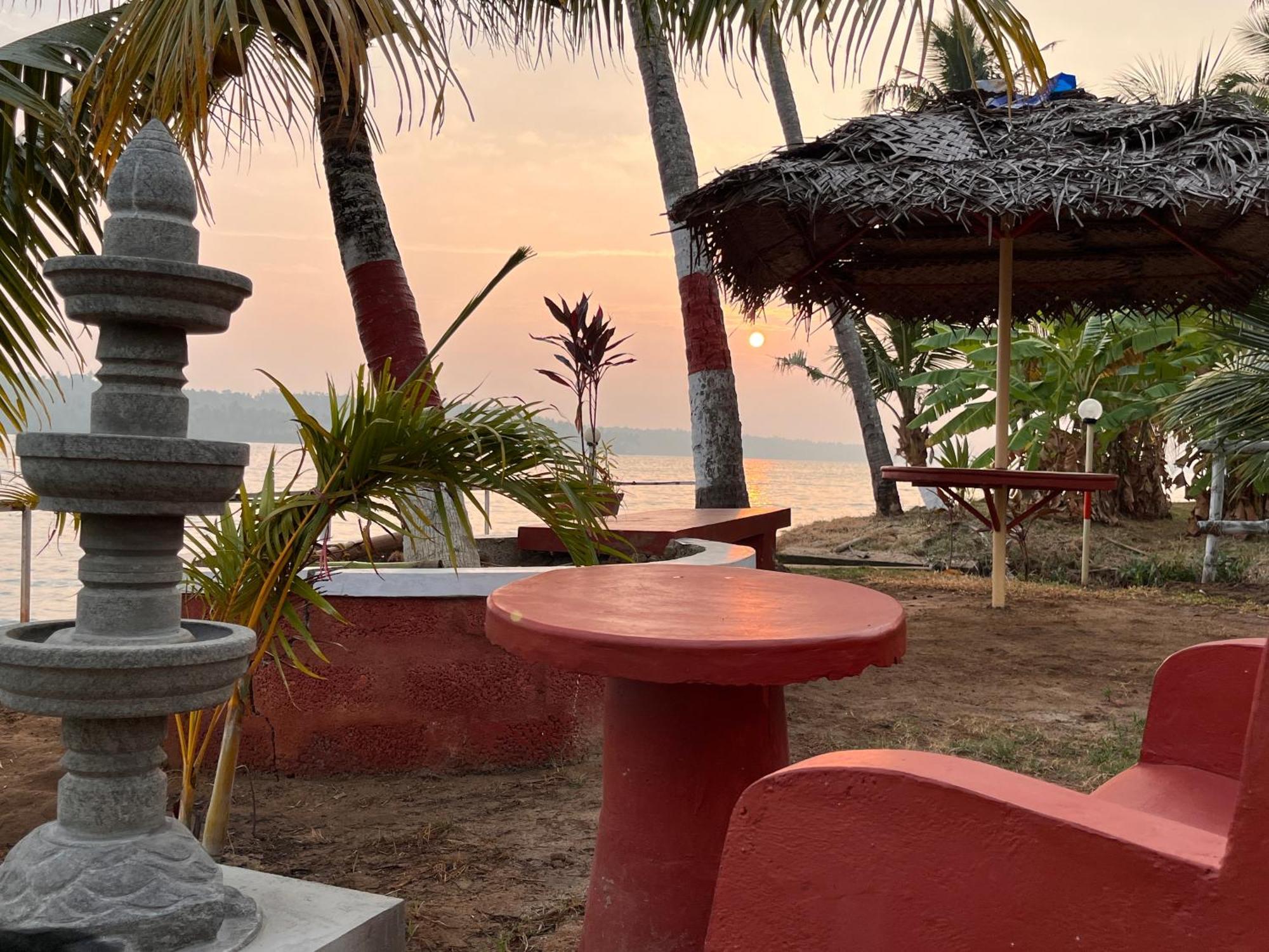 Lake Homes Varkala Exterior photo